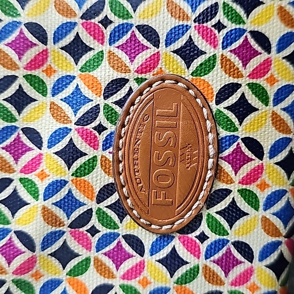 Authentic Fossil Clutch - Picture 2 of 11